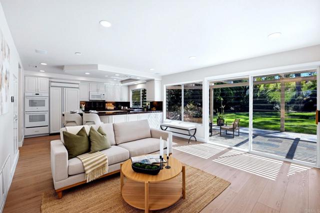 Detail Gallery Image 13 of 32 For 1265 Santa Luisa Dr, Solana Beach,  CA 92075 - 4 Beds | 2/1 Baths