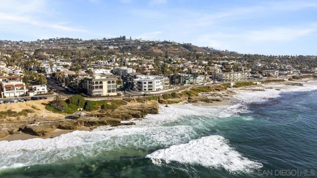 6767 Neptune Pl, La Jolla, California 92037, 3 Bedrooms Bedrooms, ,3 BathroomsBathrooms,Condominium,For Sale,Neptune Pl,240025878SD