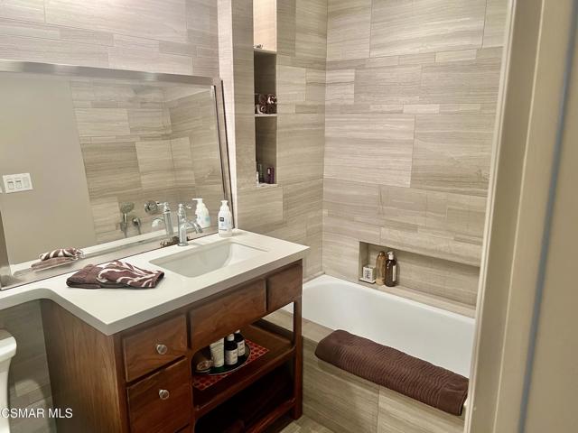 1542 Riverside Drive, Glendale CA: https://media.crmls.org/mediaz/104f4d59-78ff-42f9-a8c8-6ab80b157431.jpg