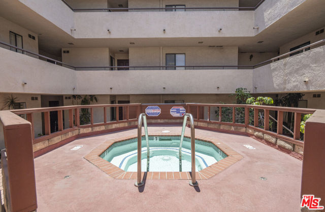 1815 Glendon Avenue, Los Angeles CA: https://media.crmls.org/mediaz/104f7ced-0f33-4619-bcbb-927ed8e43c54.jpg