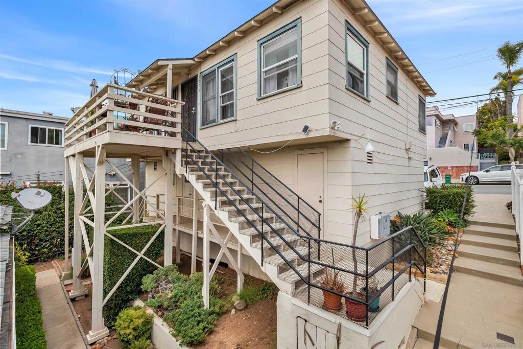 1809 Linwood Street - photo 8