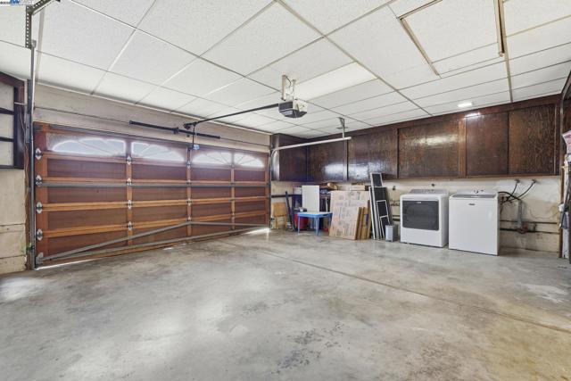 42293 Camino Santa Barbara, Fremont CA: https://media.crmls.org/mediaz/104fcba0-3257-4027-9e68-c86f797aadf3.jpg