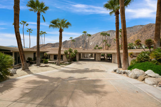 925 W Coronado Avenue, Palm Springs, CA 92262