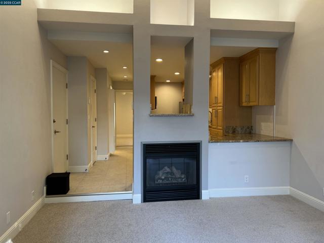 2562 Walnut Blvd, Walnut Creek CA: https://media.crmls.org/mediaz/105068be-b446-460b-8b3b-14fa34c8186e.jpg