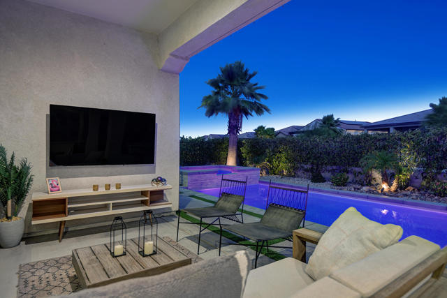 33 Magnum, Rancho Mirage, CA 92270
