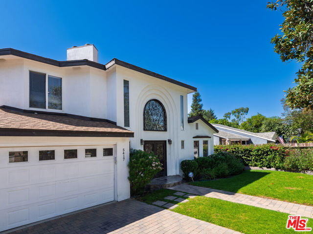 5417 Allott Avenue, Sherman Oaks CA: https://media.crmls.org/mediaz/105190cb-39dd-448d-84d6-13204fd5c844.jpg