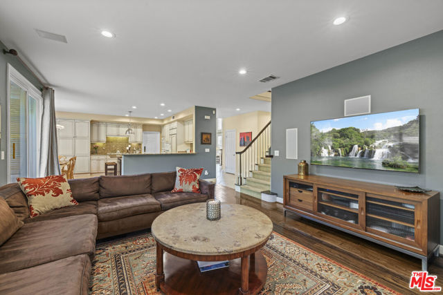 3432 Daniella Court, Calabasas CA: https://media.crmls.org/mediaz/1051df49-0f53-4f86-8a2c-3e6564331bc1.jpg