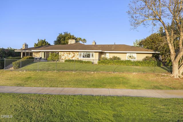 635 Via Del Cerro, Camarillo CA: https://media.crmls.org/mediaz/1051ec3b-148e-4053-8fa7-aee4012cde7c.jpg