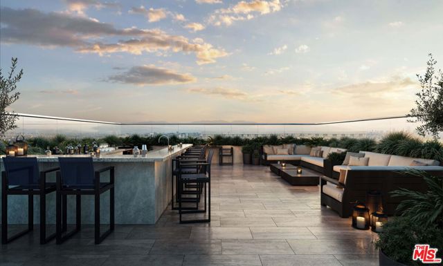 350 N Palm Drive, Beverly Hills CA: https://media.crmls.org/mediaz/105209f4-29cd-4272-84d3-a8e879e6bbe8.jpg