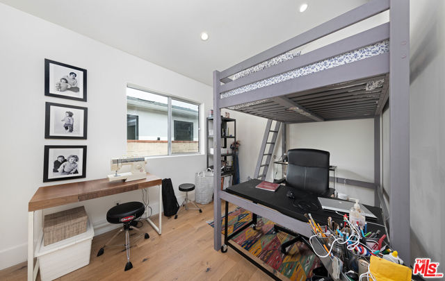 4066 Alla Road, Los Angeles CA: https://media.crmls.org/mediaz/10523dda-7dea-46b9-86e7-480904e5a984.jpg