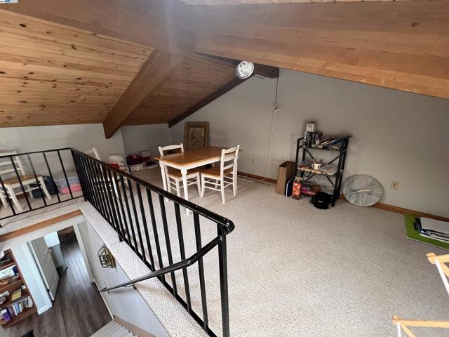 37 Binnacle Hl, Oakland CA: https://media.crmls.org/mediaz/1052a41d-b789-446e-9185-31c7b2bdaeaa.jpg