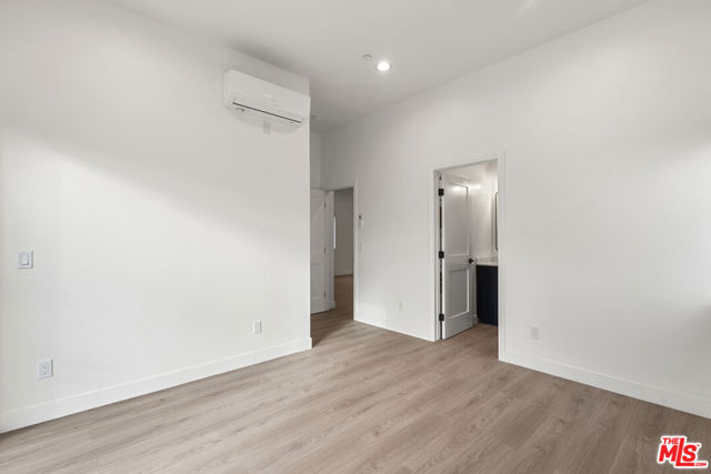 8931 Hubbard Street, Culver City CA: https://media.crmls.org/mediaz/1052ba67-2cb5-41f8-9c83-c9da6a271a71.jpg