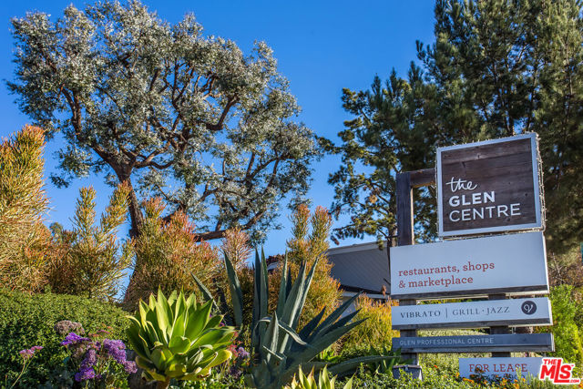 2870 Angelo Drive, Los Angeles CA: https://media.crmls.org/mediaz/1052bbf7-f9fb-4b4e-be07-c9e11c85e3db.jpg