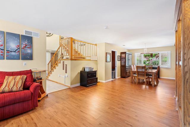 3812 Wild Oats Ln, Bonita CA: https://media.crmls.org/mediaz/1052fe06-f7b5-4303-89bf-b66d7a766ef9.jpg