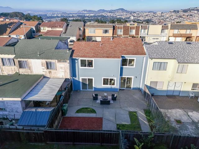 55 Saint James Court, Daly City CA: https://media.crmls.org/mediaz/1053431a-f6fa-4eb8-8383-40432c265cca.jpg