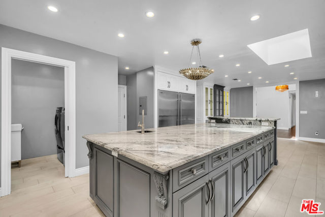4311 Coquette Place, Tarzana CA: https://media.crmls.org/mediaz/1053ec76-666e-44a5-a184-2b4e43602593.jpg