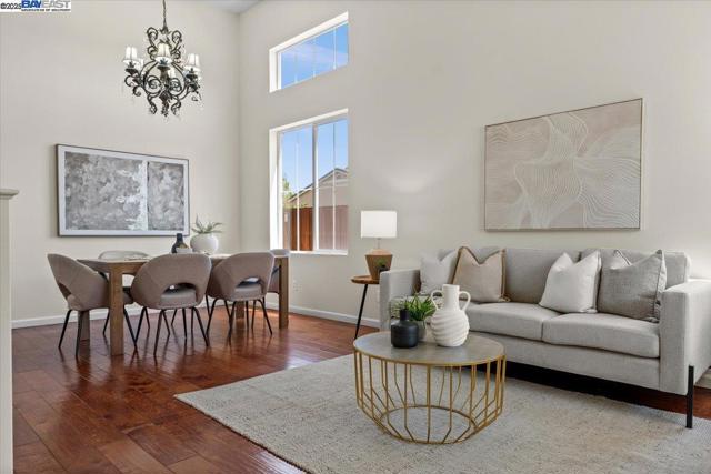 4775 Mahogany St, Dublin CA: https://media.crmls.org/mediaz/1053ed94-7c2a-4ca4-b8e2-796ef8e0fd40.jpg