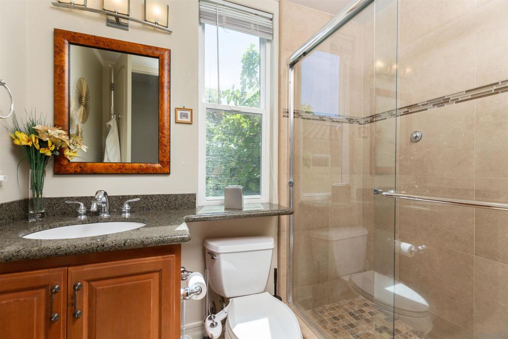 18520 Lancashire Way - photo 17