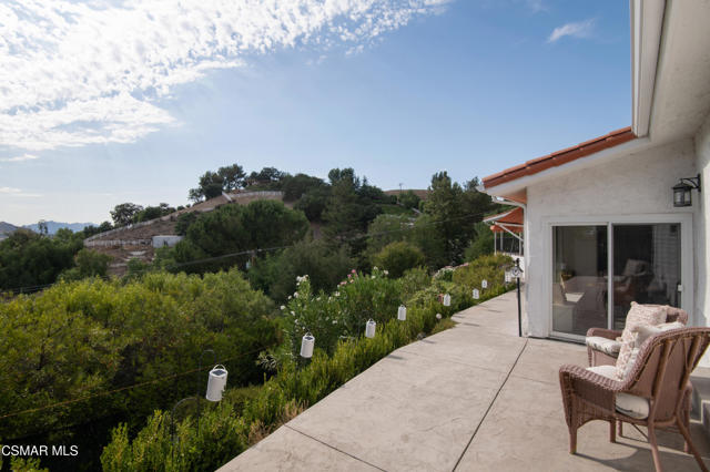28329 Foothill Drive, Agoura Hills CA: https://media.crmls.org/mediaz/1054a562-6561-44ef-a089-2c67ccd3ac6f.jpg