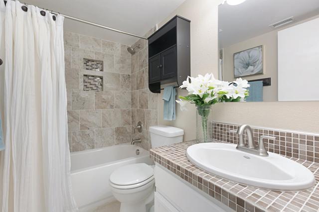 Detail Gallery Image 17 of 32 For 1684 Charlie Horse Way, Oceanside,  CA 92057 - 5 Beds | 3 Baths