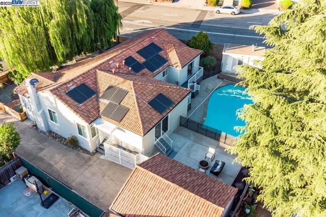 955 Maud Ave, San Leandro CA: https://media.crmls.org/mediaz/1055d963-2d1b-479c-abc0-b9062826e868.jpg