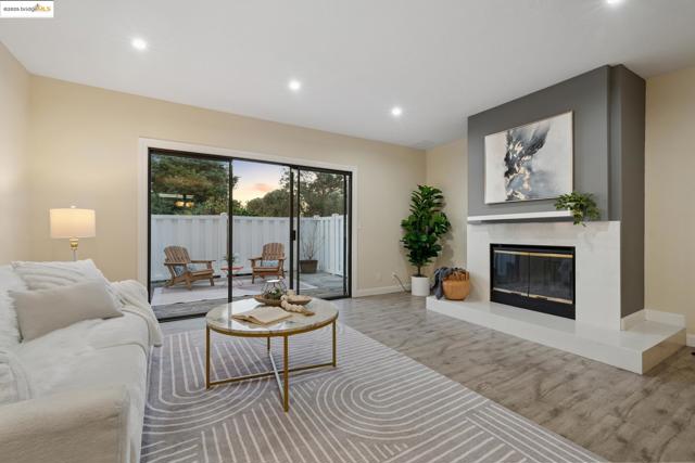 3732 Northridge Dr, Richmond CA: https://media.crmls.org/mediaz/1055f519-d4a4-4f43-ab2b-fa088be293fd.jpg