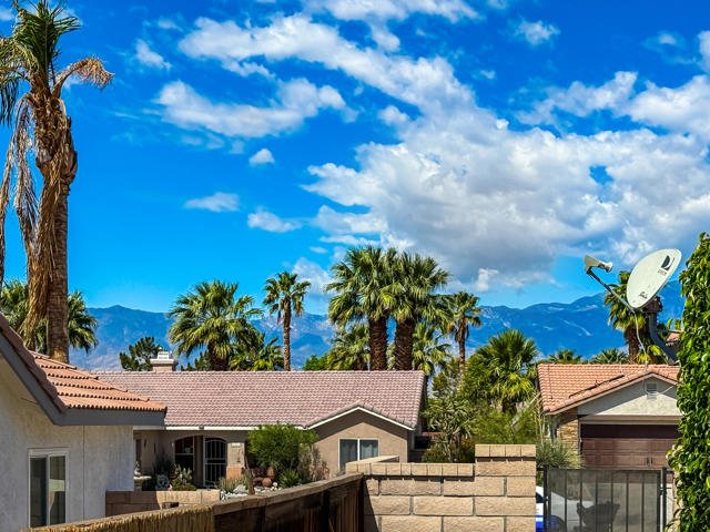 37596 Colebridge Street, Palm Desert CA: https://media.crmls.org/mediaz/10571cc7-aeb8-4274-9e59-7707185ca226.jpg