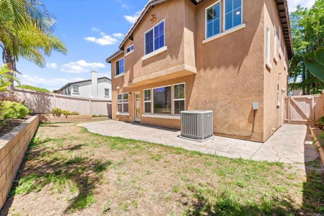 359 Franciscan Way, Oceanside CA: https://media.crmls.org/mediaz/10572e44-2774-4547-997b-cd21766c0fe2.jpg