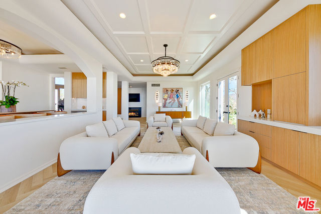 10502 Yellow Hill Road, Malibu CA: https://media.crmls.org/mediaz/105730f1-0d03-40e6-a51b-300e936f9449.jpg