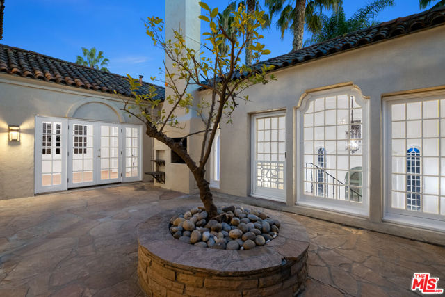 2063 Grace Avenue, Los Angeles CA: https://media.crmls.org/mediaz/10578cb0-2ad2-4a2f-90a3-550671b0fc39.jpg