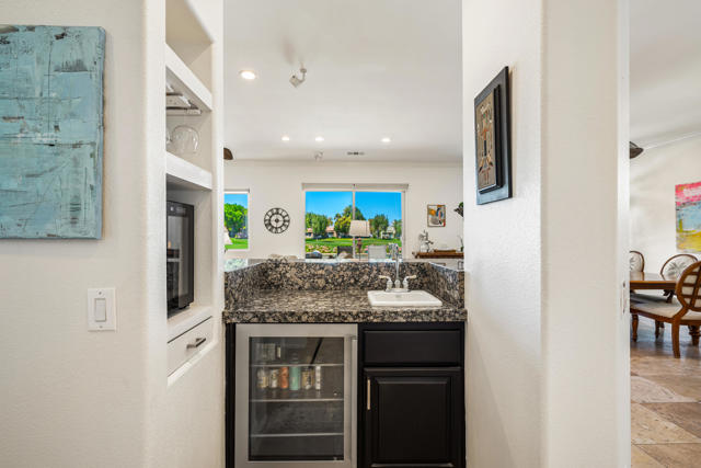 54580 Tanglewood, La Quinta CA: https://media.crmls.org/mediaz/10578e45-cc44-40aa-adff-8db80ad4fe12.jpg