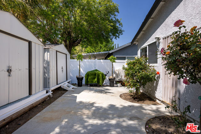 27501 Bernina Avenue, Canyon Country CA: https://media.crmls.org/mediaz/1057de44-7a6d-43b1-9161-8c5284c0e94d.jpg