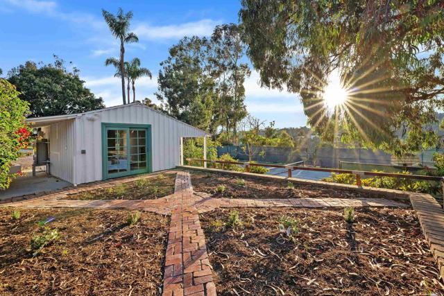 Detail Gallery Image 40 of 43 For 15306 Las Planideras, Rancho Santa Fe,  CA 92067 - 6 Beds | 3/1 Baths