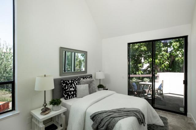 223 Shorebird Circle,  CA: https://media.crmls.org/mediaz/1058898f-eb2a-43ae-830e-49fa1b826091.jpg