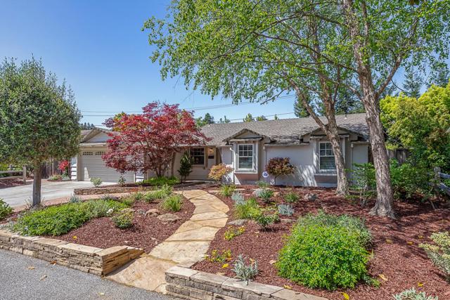 1532 Meadow Lane, Mountain View CA: https://media.crmls.org/mediaz/105a5f93-7ba1-459f-864a-6d80ff3a1c89.jpg