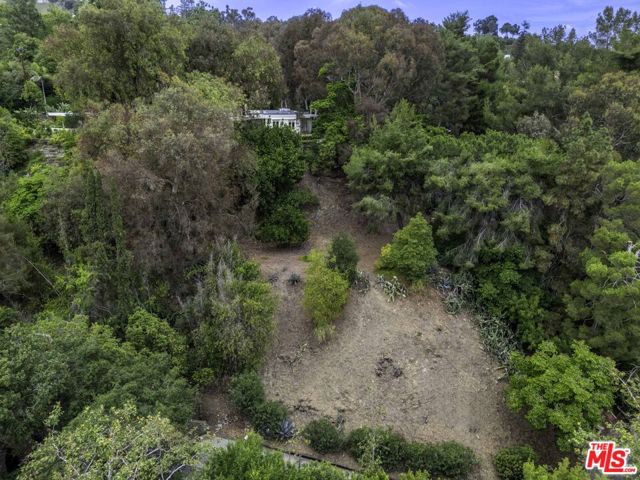 9921 Tower Lane, Beverly Hills CA: https://media.crmls.org/mediaz/105a9fcc-1c05-4502-9a11-014d724e64ab.jpg