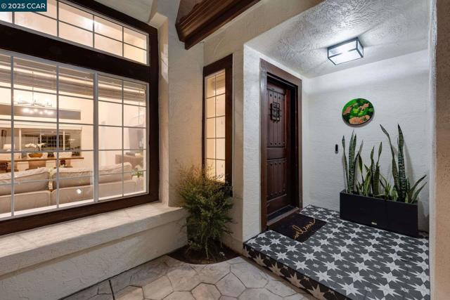 1021 Montclair Court, Livermore CA: https://media.crmls.org/mediaz/105b0719-72db-43d8-984f-f49b60c8a2b5.jpg