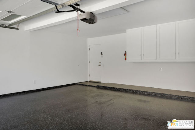 2566 S Calle Palo Fierro, Palm Springs CA: https://media.crmls.org/mediaz/105bb441-c0e7-46f4-8a5b-1fa731430af3.jpg