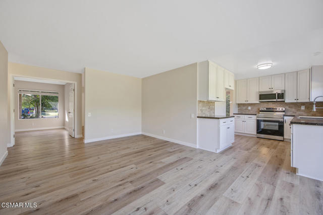 1368 Sheffield Place, Thousand Oaks CA: https://media.crmls.org/mediaz/105bf0d3-a4a4-4897-97c3-45341d21b6c8.jpg