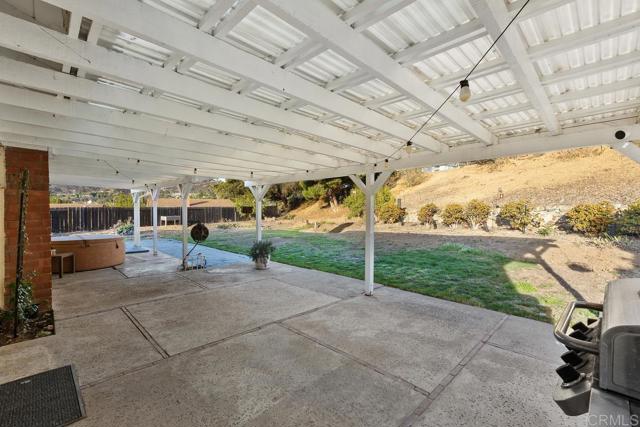 1446 SAN CARLOS PLACE, Escondido CA: https://media.crmls.org/mediaz/105c4676-d3ee-4fef-a59c-50b15384a730.jpg