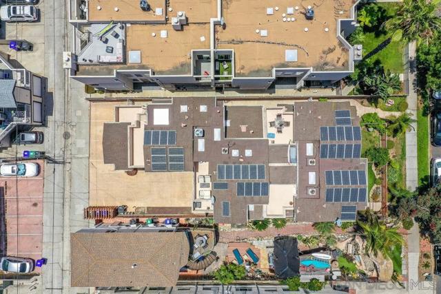 1427 Hornblend, San Diego CA: https://media.crmls.org/mediaz/105cc4b8-1d32-4a07-8351-12f10845bcb0.jpg