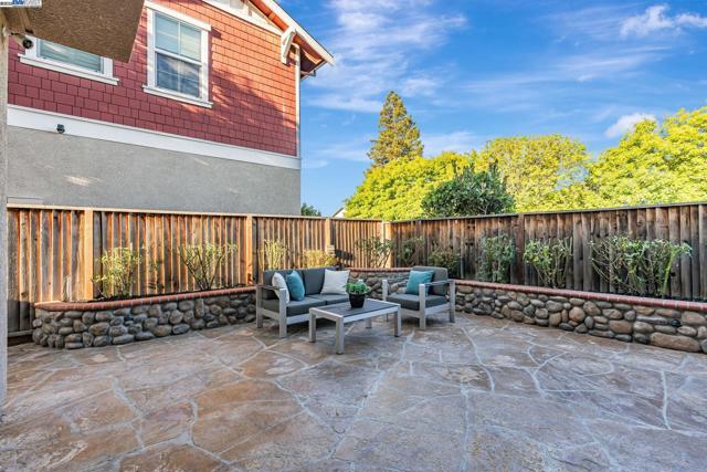 5801 Flora Cmn, Livermore CA: https://media.crmls.org/mediaz/105d1f2e-392d-4ef6-95a3-e65715b4c67f.jpg