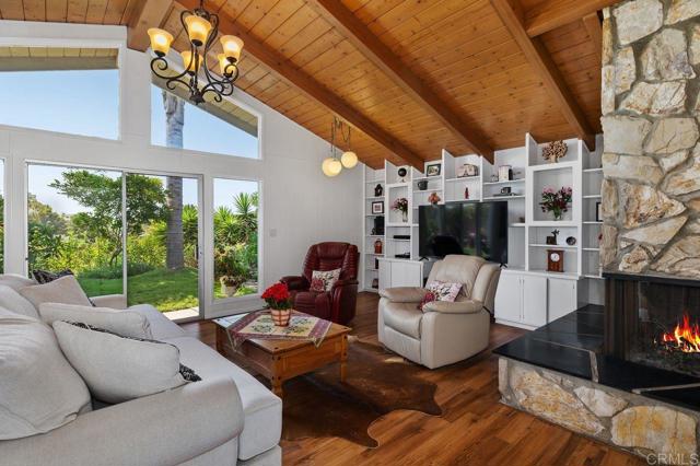 5448 Noah Way, San Diego CA: https://media.crmls.org/mediaz/105d7a7b-af59-4bb9-bf09-2a5061ae80fe.jpg