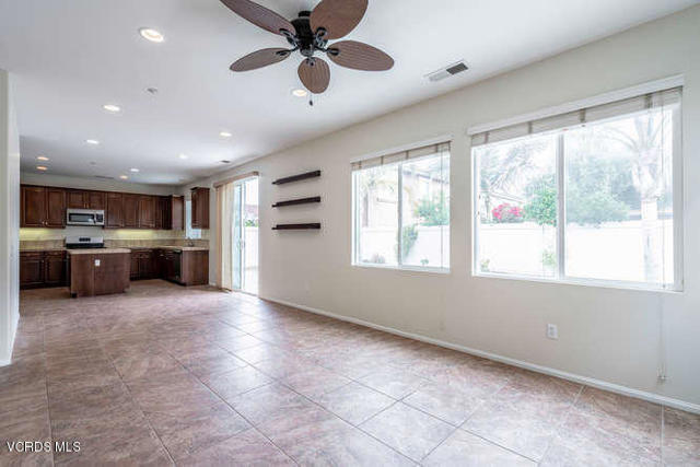 3003 Naples Drive, Oxnard CA: https://media.crmls.org/mediaz/105de80f-b272-46f1-a5fe-e3c33fe3a2bb.jpg