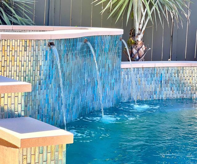 2398 Prince Way, Vista CA: https://media.crmls.org/mediaz/105f340a-31ed-45a9-b0eb-296ea893d96d.jpg