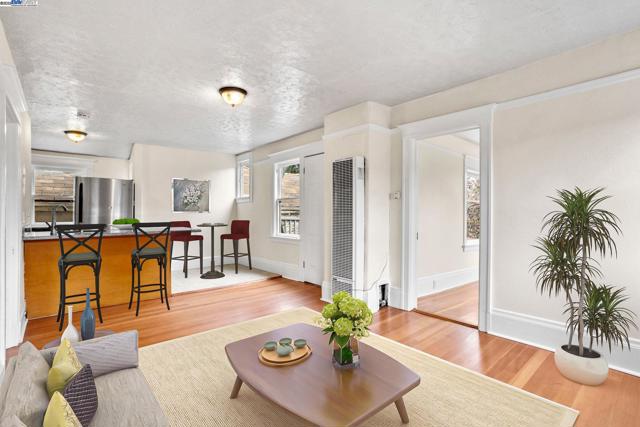 857 Athens Ave, Oakland CA: https://media.crmls.org/mediaz/105f5271-727c-4aef-bf4c-089121b12efe.jpg