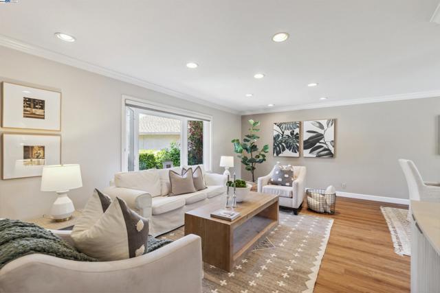 2632 Campeche Ct, San Ramon CA: https://media.crmls.org/mediaz/105f5455-94ed-406e-a6d7-3e00c5445f8c.jpg