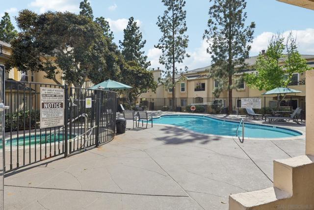 2077 Lakeridge Circle, Chula Vista CA: https://media.crmls.org/mediaz/105f96ae-19e7-4e9c-97ef-0208a53d8538.jpg