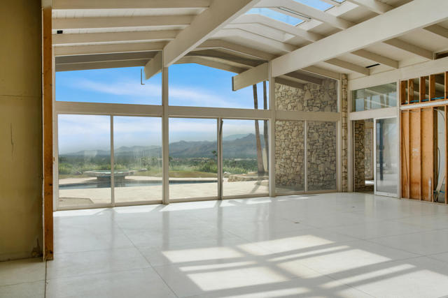 925 W Coronado Avenue, Palm Springs, CA 92262