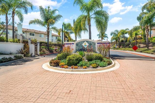4610 Los Alamos Way, Oceanside CA: https://media.crmls.org/mediaz/1060862a-f3fe-44d5-9928-2a79521e0862.jpg